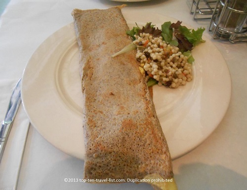 Le Petit Triangle Cafe - Cleveland