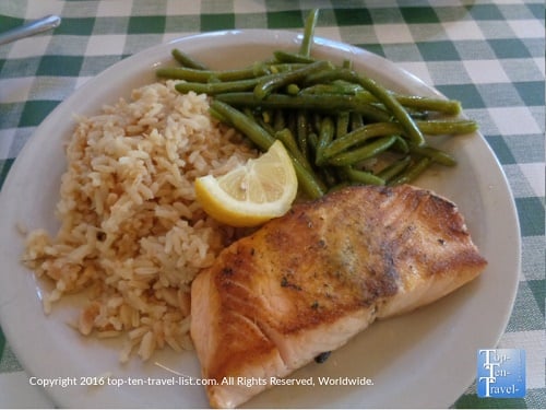 Pine Country Restaurant - Williams