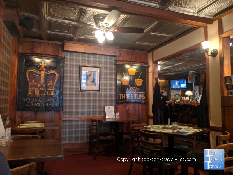 Six Pence Pub - Savannah