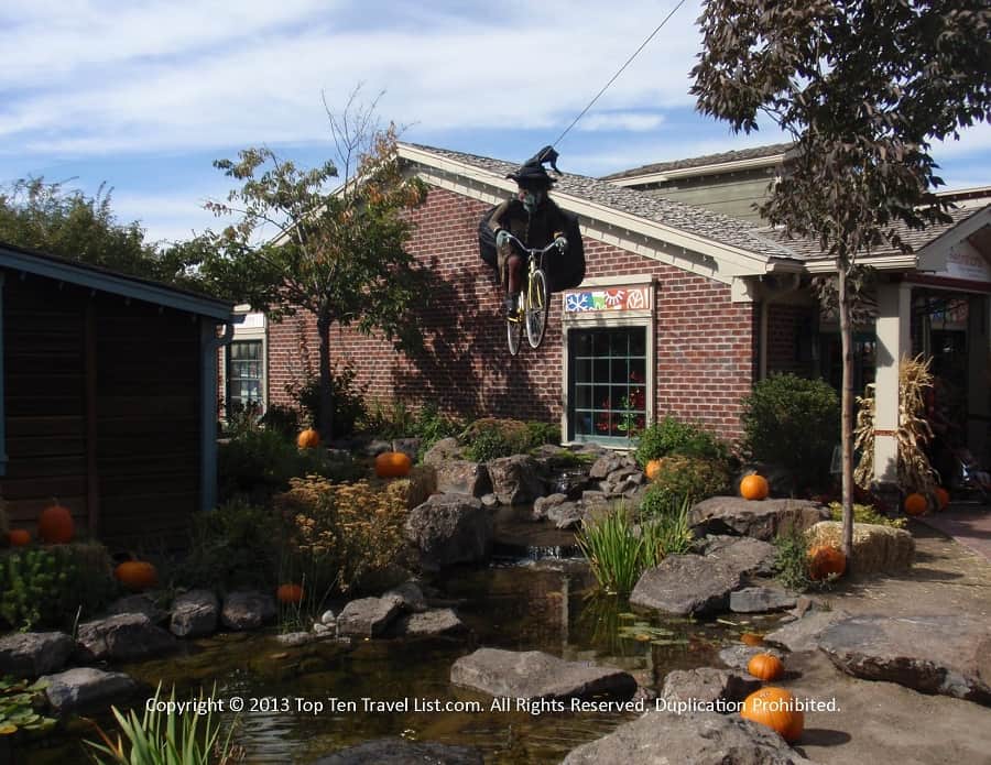 Halloween decorations at Gardner Village