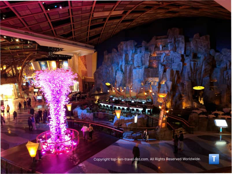 Chihuly artwork at the Mohegan Sun