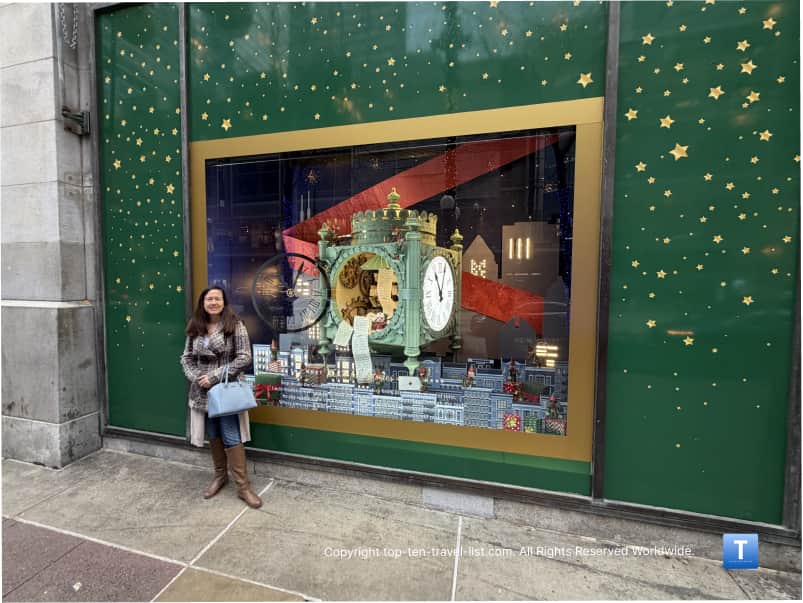 Macy's on State Street Holiday windows in Chicago