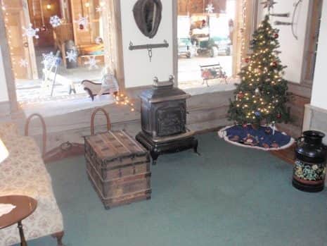 Christmas tree in the lobby of the Merrill Farm Inn in North Conway, NH