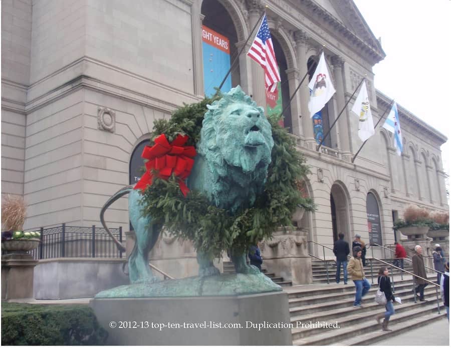 Art Institute of Chicago holiday decor