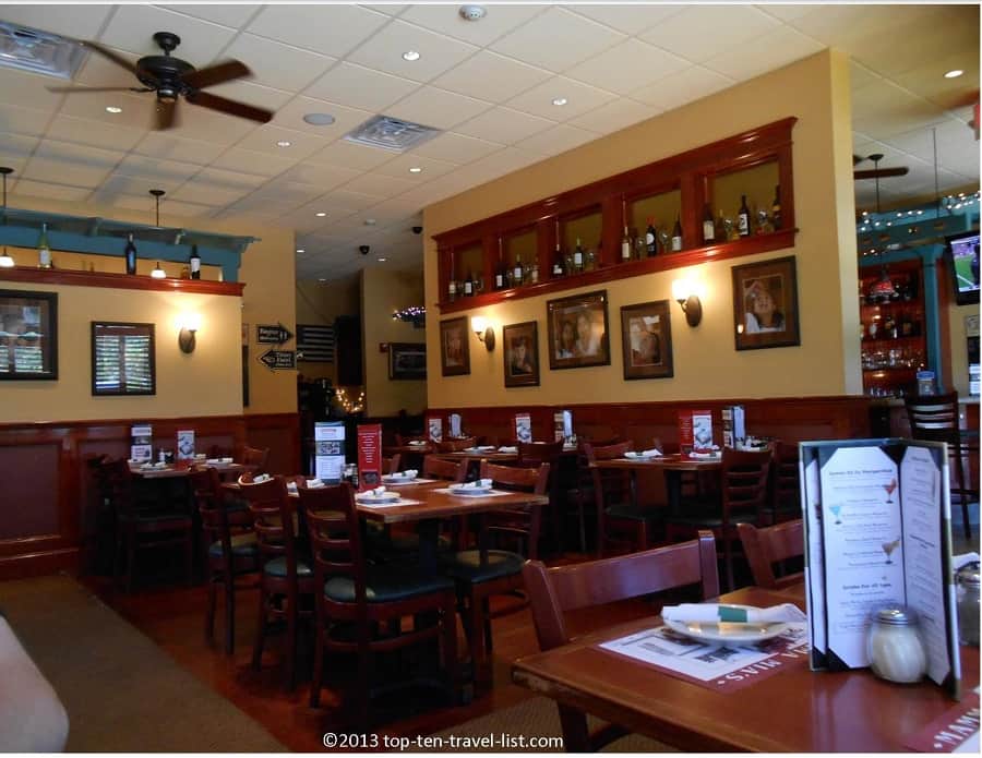 Mamma Mias dining room in Carver