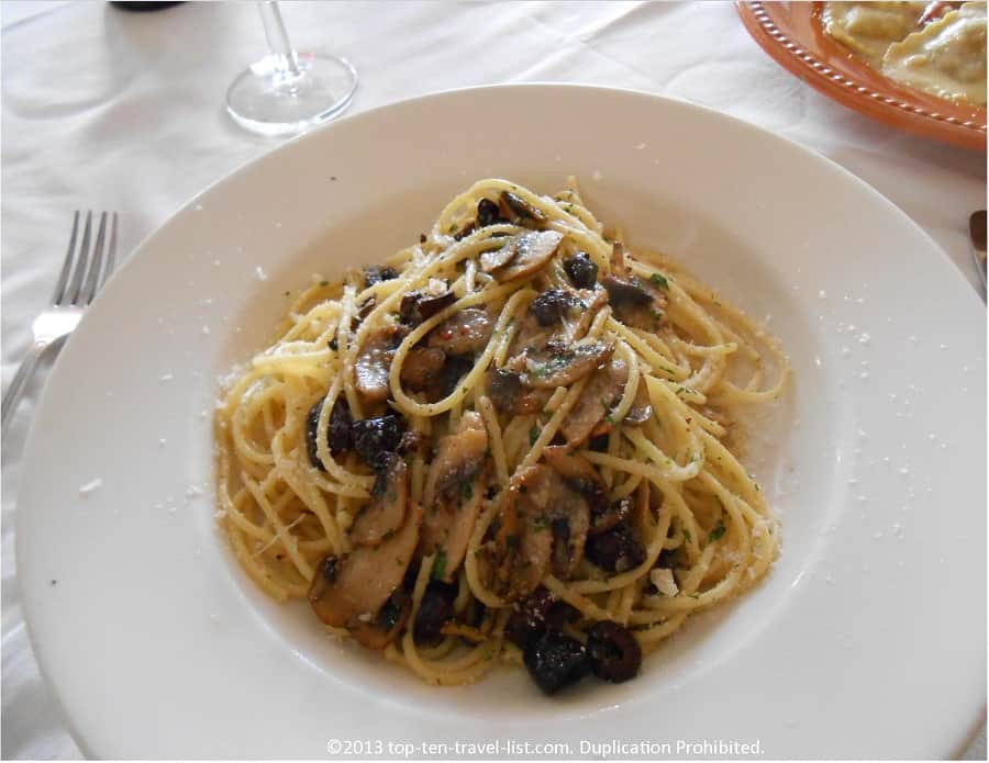 Spaghetti Aglio, Olio e Peperoncino at Mamma Luisa Ristorante in Newport, RI