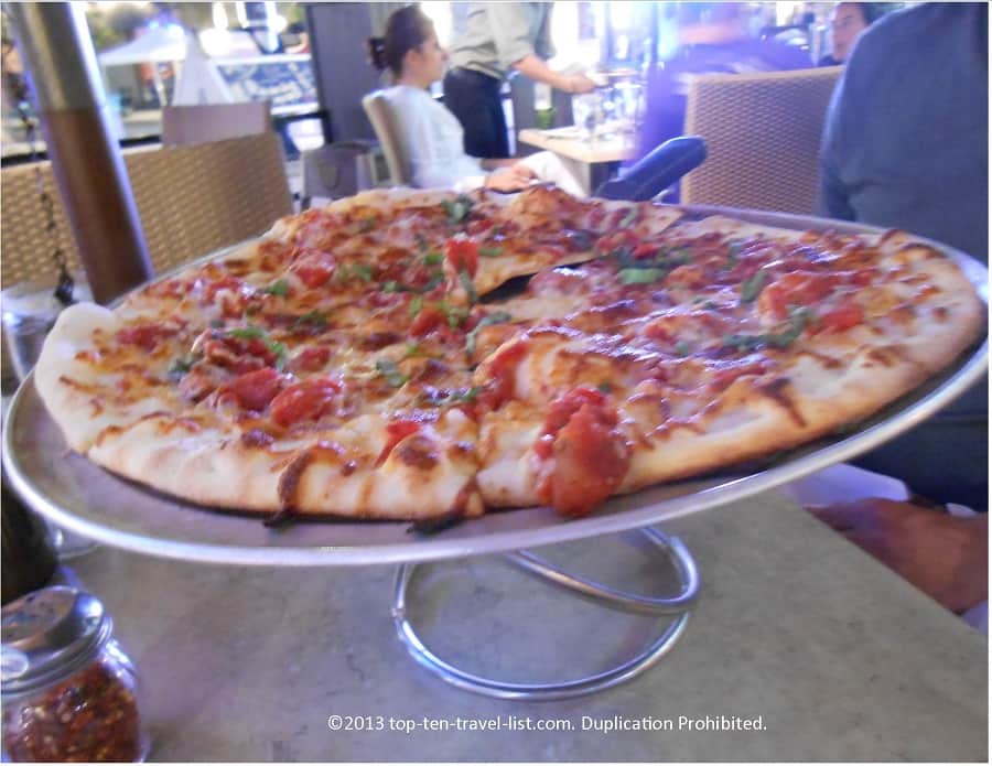 Pizza at Tavolino