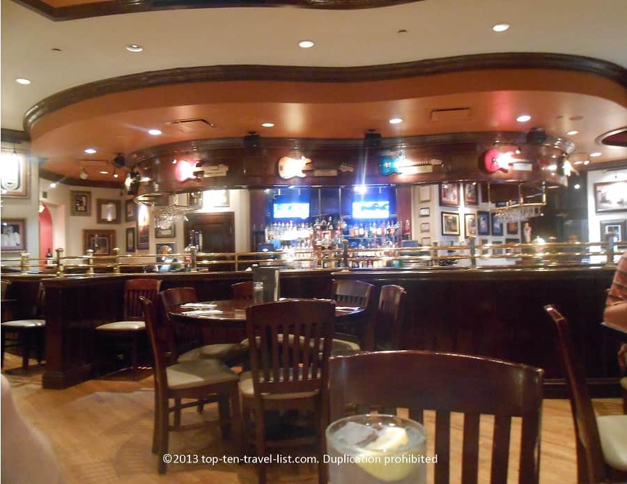 Hard Rock Cafe Cleveland bar