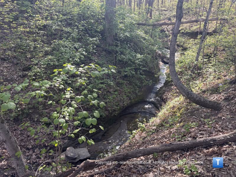 Creek scenery on the Wildcat Canyon trail at Starved Rock State Park 