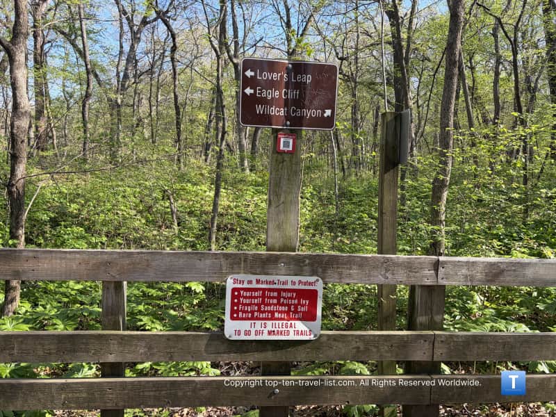 Wildcat Canyon trail sign at Starved Rock State Park