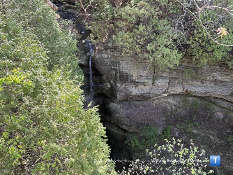 Upper portion view of waterfall from Wildcat Canyon trail at Starved Rock