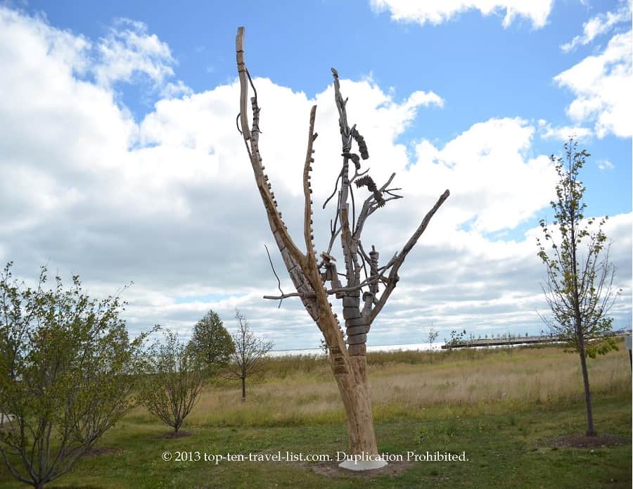 Tree sculpture in Chicago