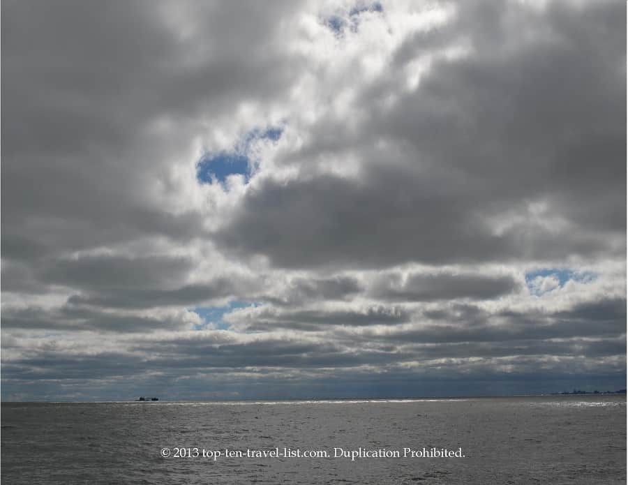 Cloudy skies along Chicago's Lakefront Path