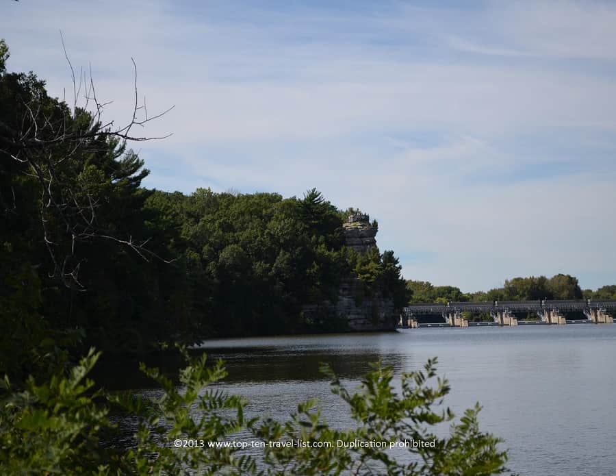 Scenic views of the Illinois River at Starved Rock State Park