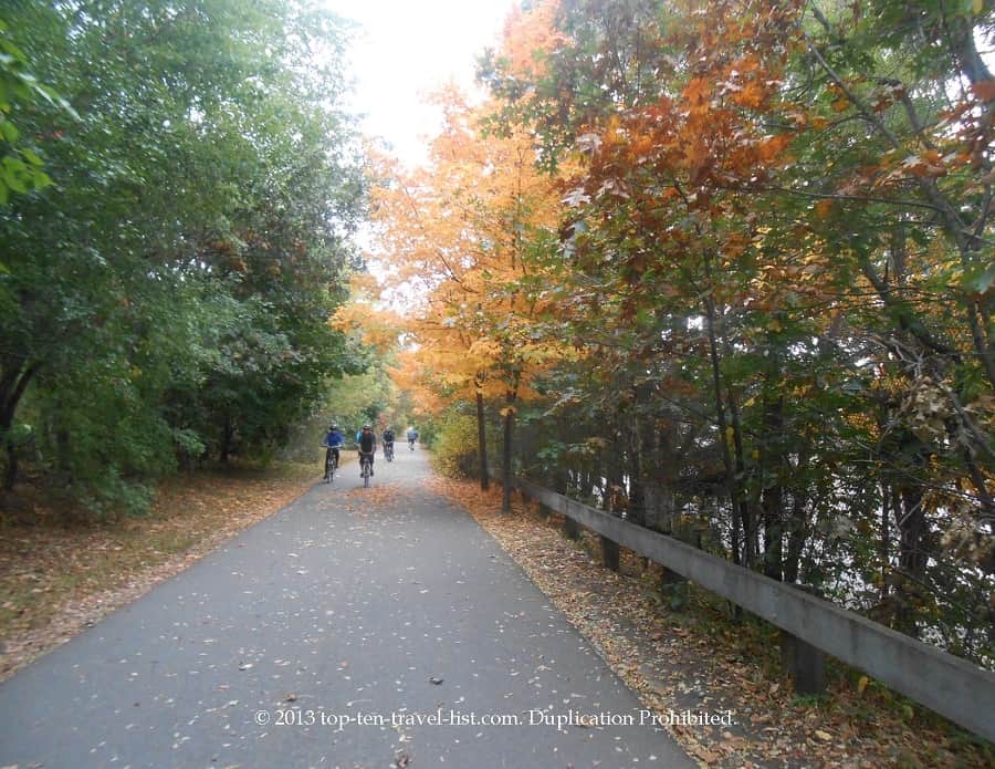 Colorful foliage along the Minuteman Path in Boston