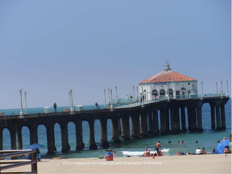 The Manhattan Beach pier in California 