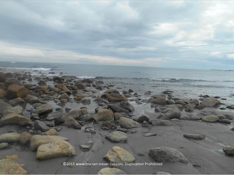 Rocky scenery at Scarborough State Beach