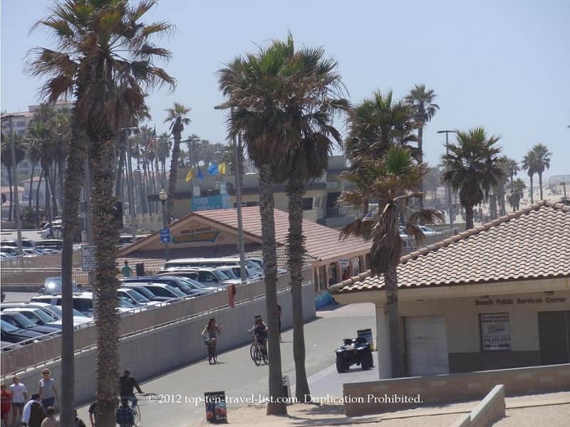 Bike path in Huntington Beach, California 
