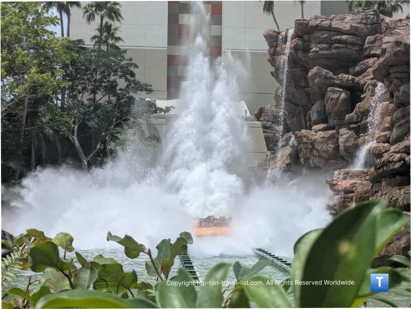 Big splash on Jurassic Park River Adventure