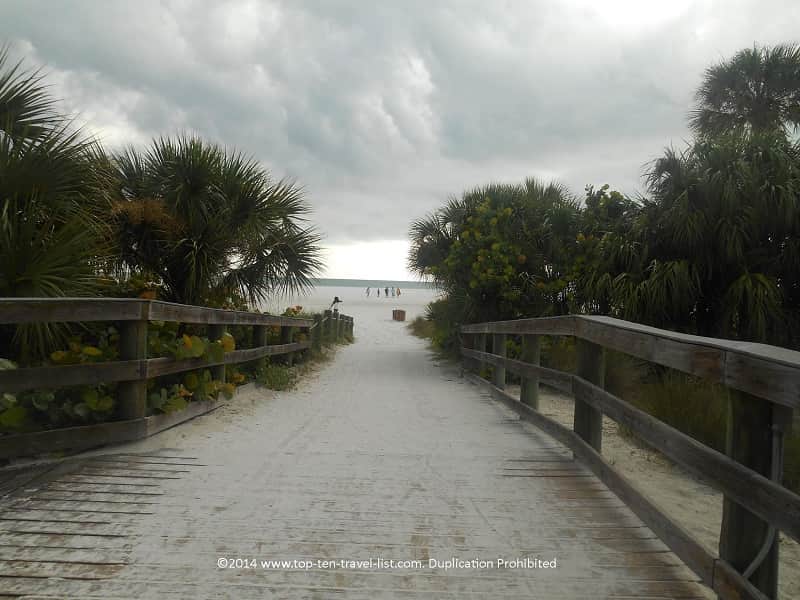 Palm walkway to Siesta Key Beach 
