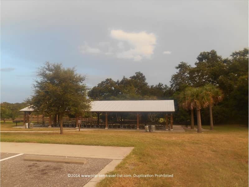 Picnic area at Eagle Lake Park 