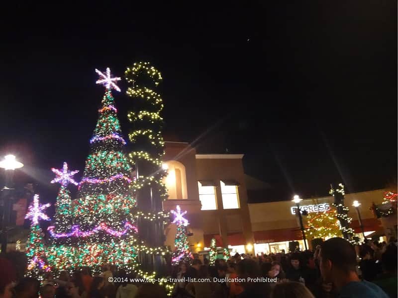 Festive light show at Shops of Wiregrass in Wesley Chapel