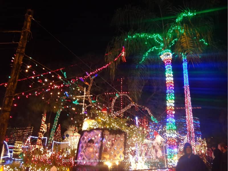 Oakdale house holiday lights in St. Petersburg, Florida 