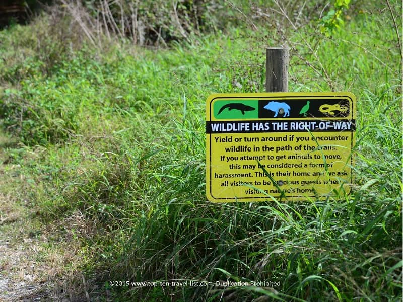 Wildlife crossing sign at Circle B Bar Reserve in Lakeland