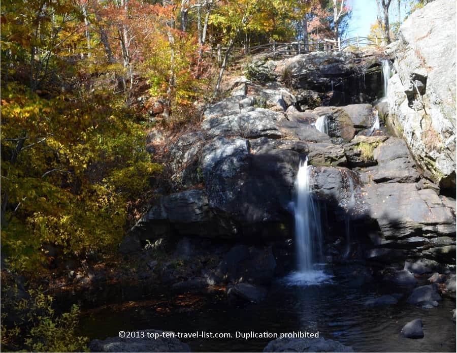 Chapman Falls in the autumn season