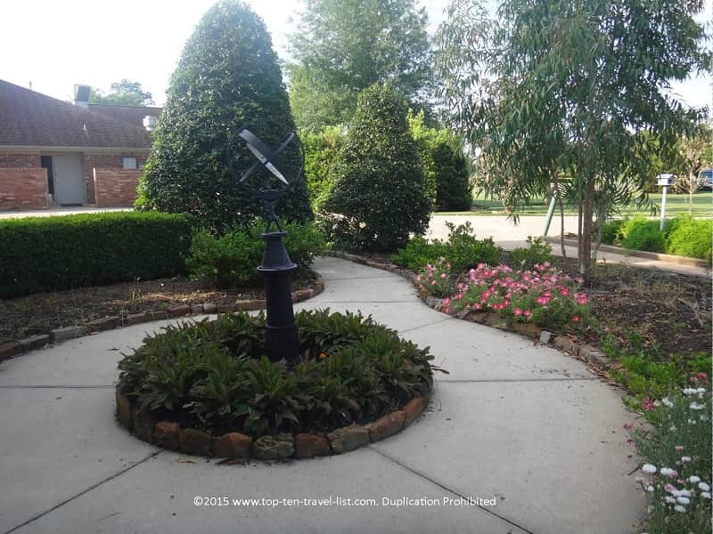 Spring views at Beaumont Botanical Garden 