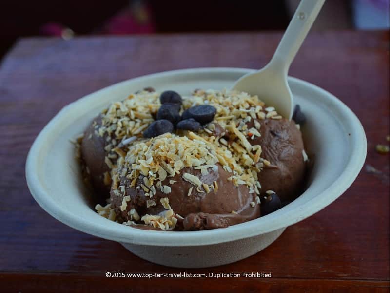 The Chocolate Chai ice cream, topped with dark chocolate chips and toasted coconut, was so rich and creamy! One of the best vegan desserts you will ever try.