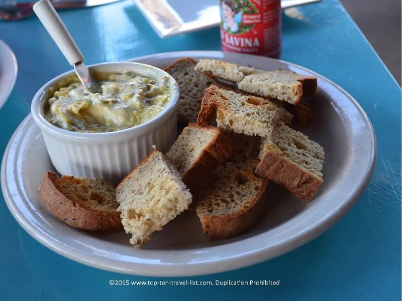 The Spinach Artichoke Dip, conveniently available with GF bread, was the most delicious vegan/GF appetizer I have tasted! So creamy and satisfying!