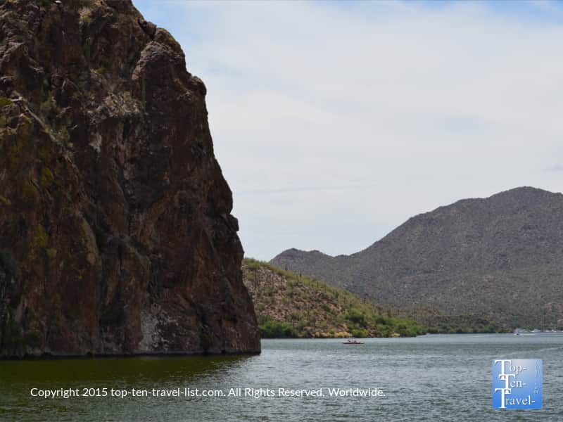 Rock formations on Saguaro Lake