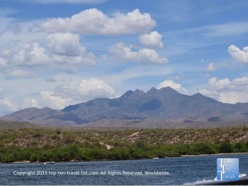 Mountain view on Saguaro Lake