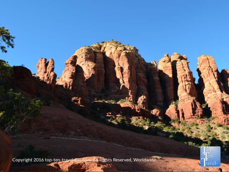 pretty red rock formation along the Broken Arrow trail in Sedona