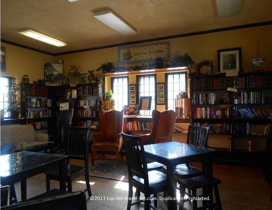 Somethin's Brewin' coffee shop in Lakeville, Massachusetts
