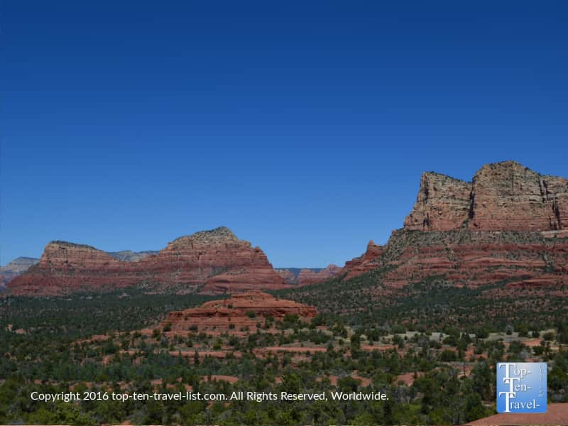 A stunning overlook along the Bell Rock trail in Sedona AZ