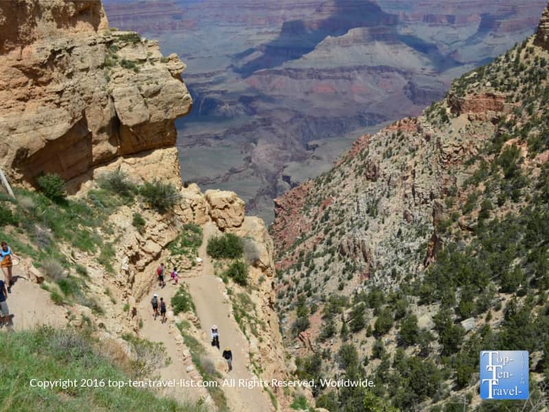 Hiking down the beautiful Kaibab trail at the Grand Canyon