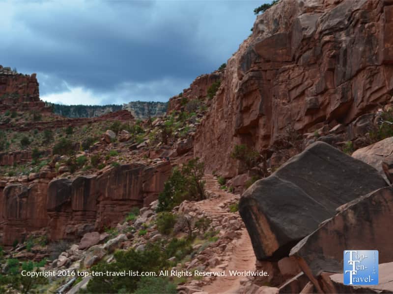 Steep uphill staircase along the Kalibab trail at the Grand Canyon