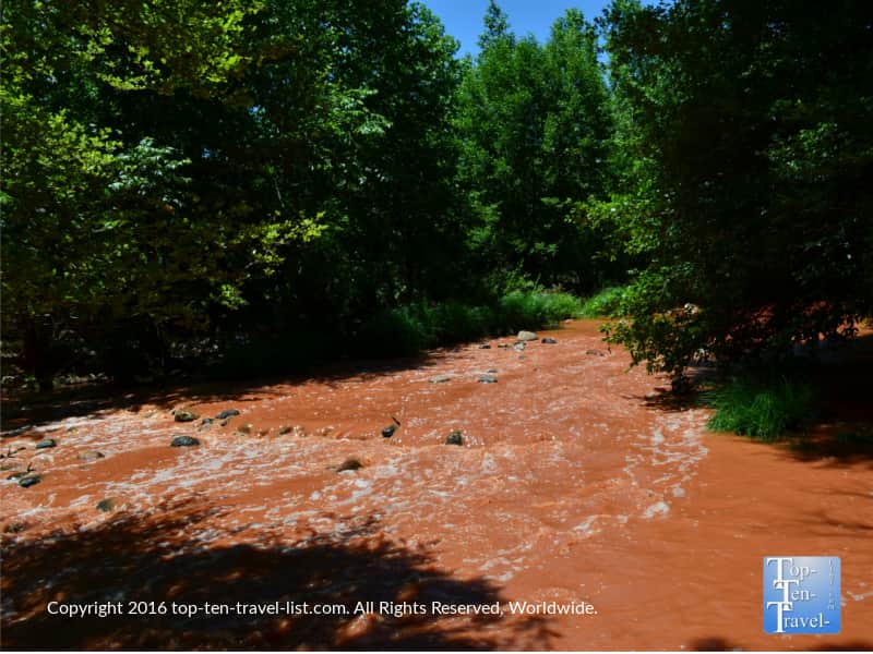Creek views along the Templeton Trail along Sedona, AZ