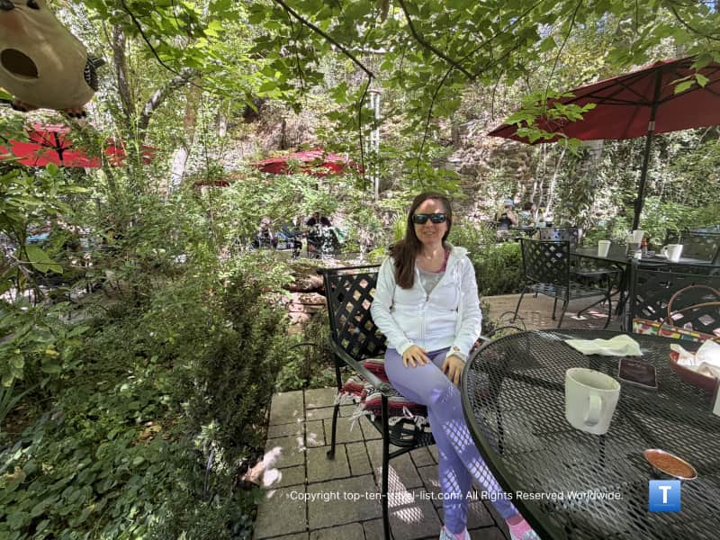 Lush garden patio at Indian Gardens in Oak Creek Canyon