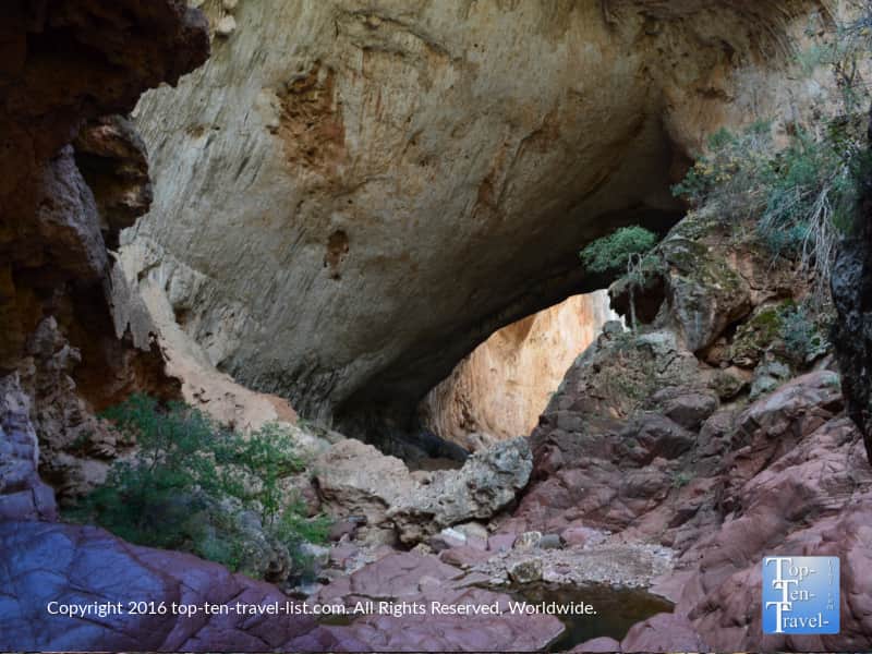 Hiking the Pine trail at Tonto Natural Bridge State Park