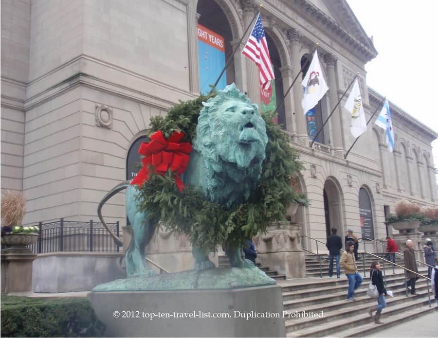 Lion dressed with a wreath for the holidays at The Art Institute of Chicago
