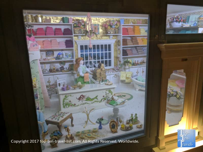Mermaid bath house miniature dollhouse