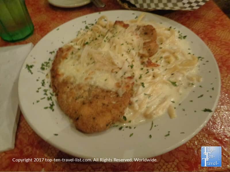 Chicken Alfredo at Papa's Italian Restaurant in Prescott