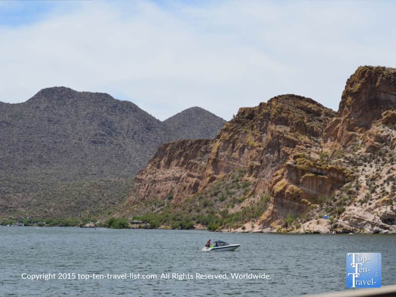 Boaters enjoying the beautiful scenery at Saguaro Lake in Arizona