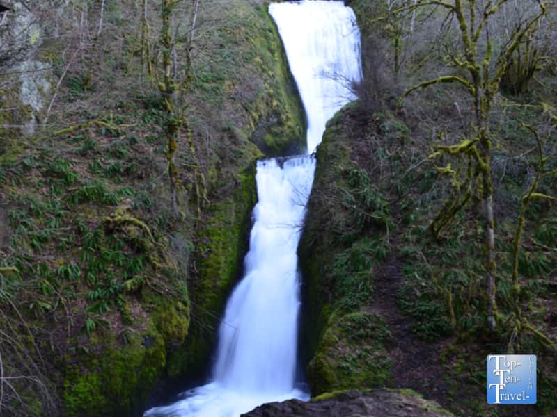 Gorgeous Bridal Veil falls near Portland, Oregon 