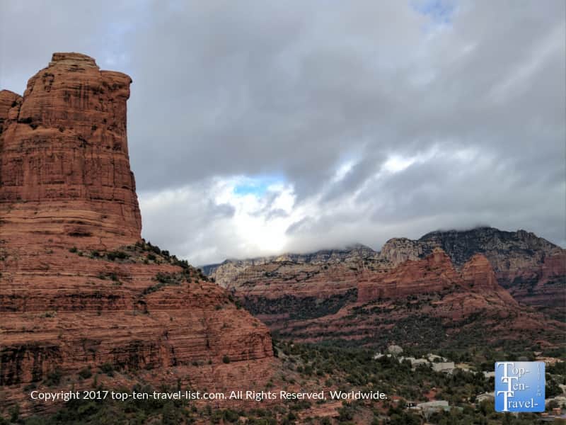 The beautiful Teacup/Sugarloaf Summit hiking trail in Sedona, Arizona 