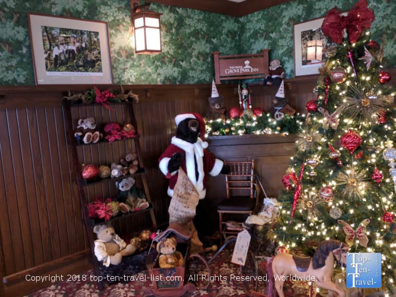 Cute Christmas decor at the Omni Park Grove in Asheville, North Carolina 