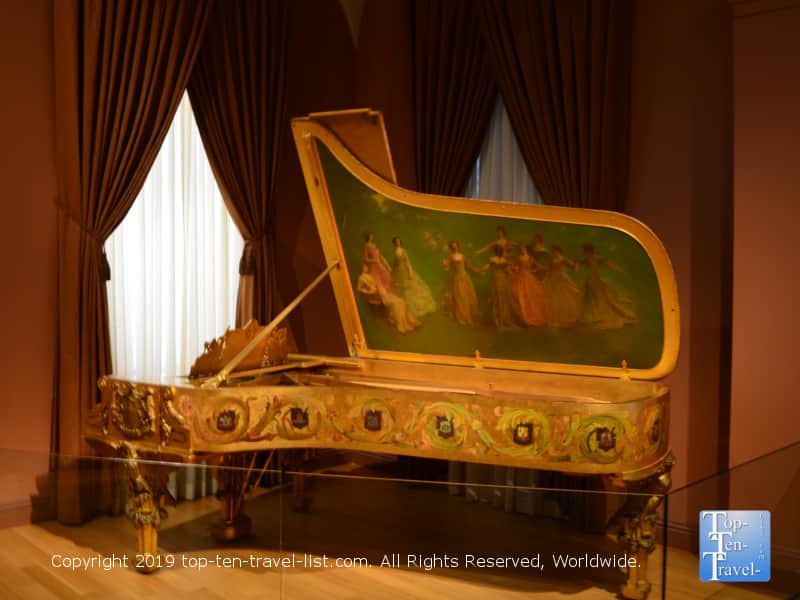 1903 Steinway piano at the Smithsonian Portrait Gallery 